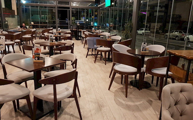 Fotelja URBAN, fotelja RONDO, stolica EMA, postolje mod.110Q, ploča Lux wood