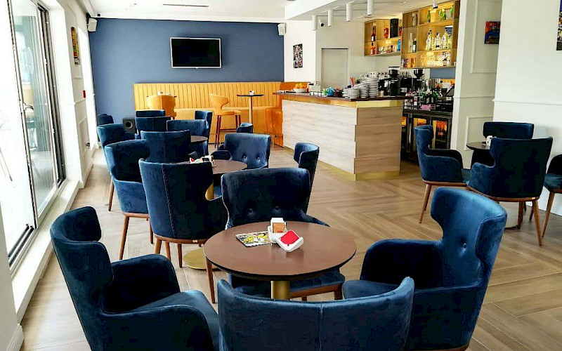 Fotelja PORTO, stol LUX WOOD, klupa po mjeri, barska stolica LOTUS